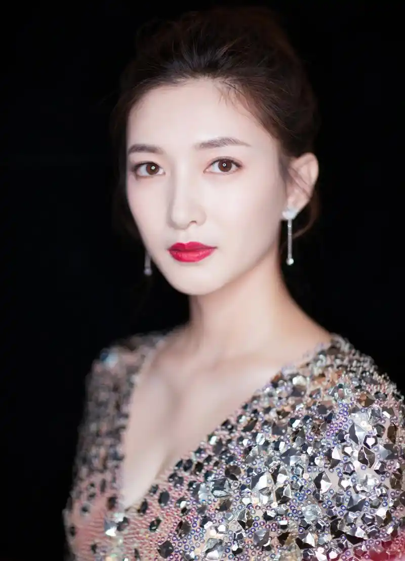 江疏影图片江疏影奥迪全新q5l发布会图片