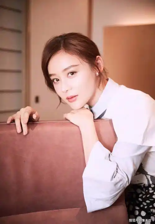 45岁袁姗姗,性感娇媚美得令人叹为观止!_演技_才华_观众