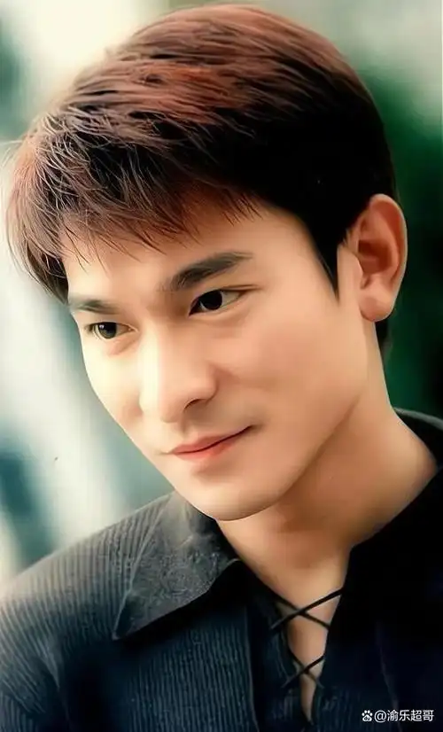 90年代,所有人都承认刘德华演戏很好,但认为他唱歌很烂.