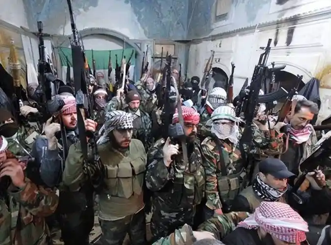 从中国离开没多久,叙利亚总统母校被炸,死伤数百人,美国干的?