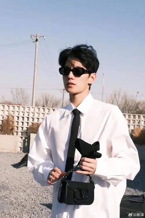 #杨洋清瘦了不少#