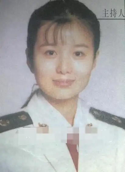 郑卫莉和老公杜志国素颜照曝光她发福但气质依旧称愧对亲儿子