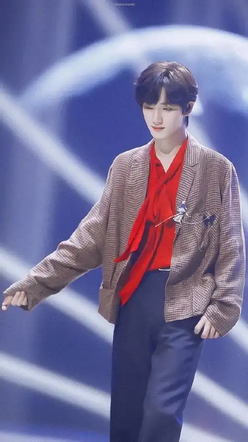 丁程鑫夏日少年派复古西装造型