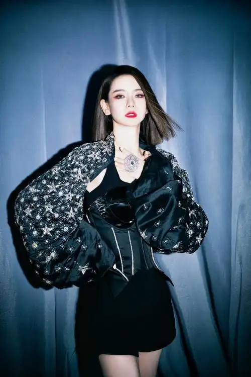 大侦探新春演唱会##戚薇美人计钓系舞台