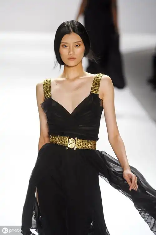 (图片来自 ic photo) 中国名模奚梦瑶(图片来自 ic photo) 中国名模奚