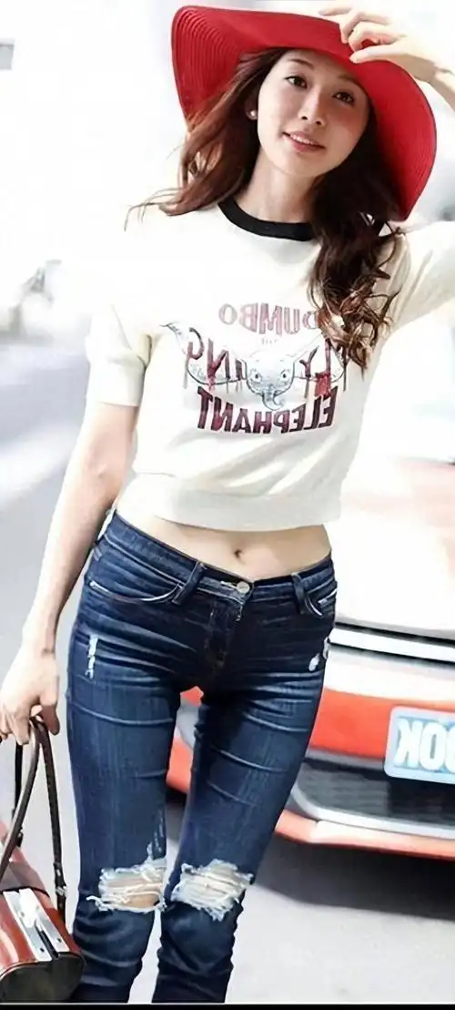 林志玲婚后首封穿吊带海边漫步好性感惋惜是她的脸部改变太大