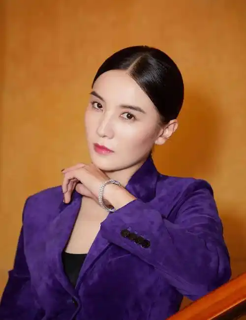 宋佳:只谈恋爱不结婚,为梦想抛弃陈龙,与已婚名导同居