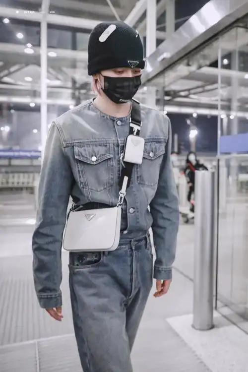 蔡徐坤出发米兰时装周##蔡徐坤米兰时装周出发机场照