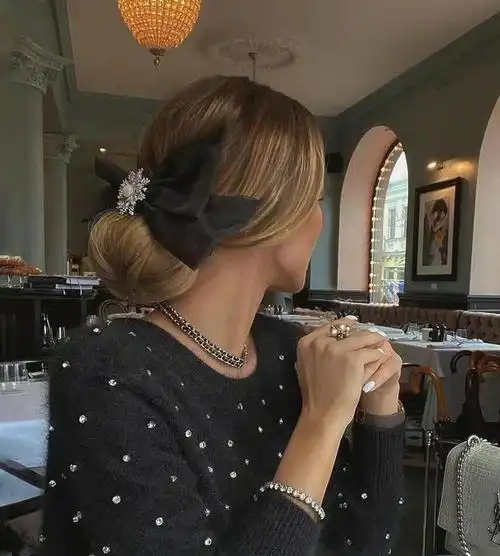 为什么女孩到90岁也爱蝴蝶结