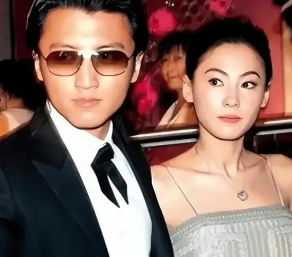 港媒曝张柏芝欲下嫁4胎生父,却遭长子撮合复婚,谢贤疑抢抚养权_谢霆锋