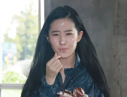 刘亦菲兰若寺庆23岁生日