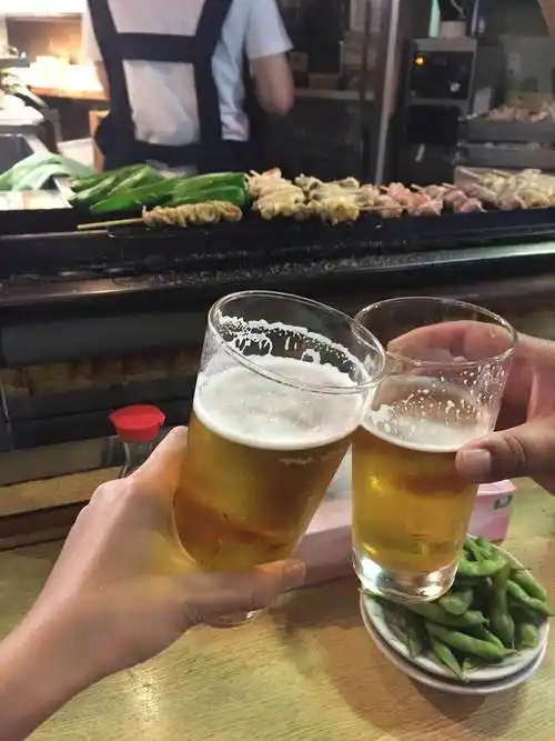 啤酒与白酒哪个容易胖-喝白酒或啤酒容易发胖-大麦丫-精酿啤酒连锁