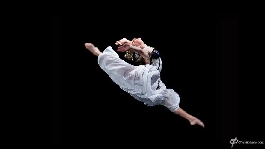 超清舞蹈美图大放送 抱回家当壁纸吧!