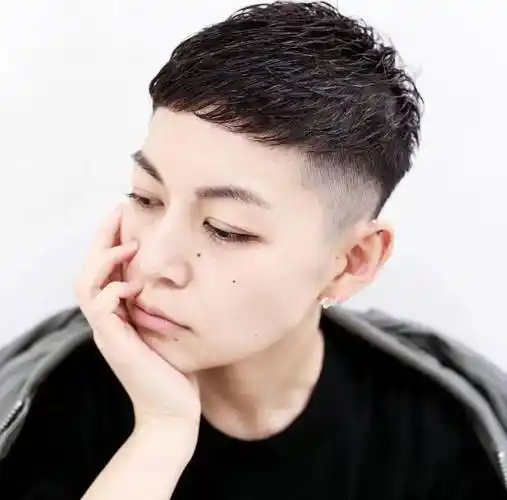 女生剪超短发,那帅起来,就没男生什么事了