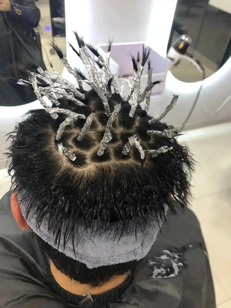 抖音图文来了 #锡纸烫 #碎盖摩根烫 我不光美女发型做的好 - 抖音