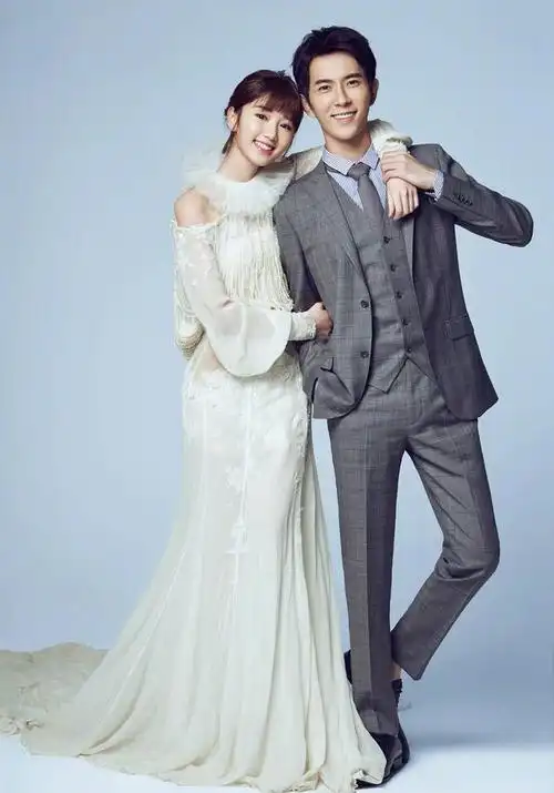 毛晓彤新剧杀青,与于朦胧cp感十足,剧照甜腻浪漫,陈翔要吃醋