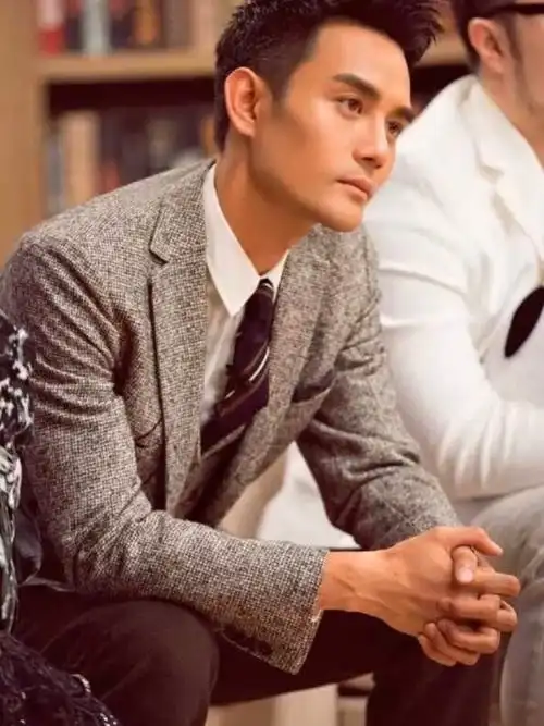 下巴看起来奇奇怪怪,王凯到底整没整?06最近凯凯_圈子-新氧美容整形