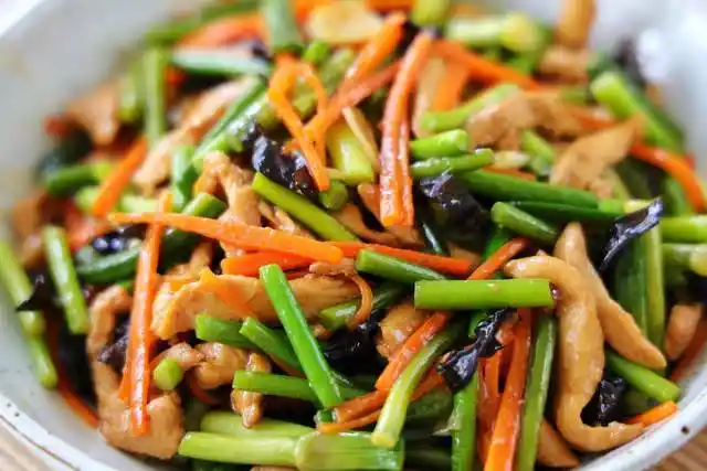 家常小炒|百吃不腻的一道家常菜,营养丰富好下饭,正是吃的季节要多吃