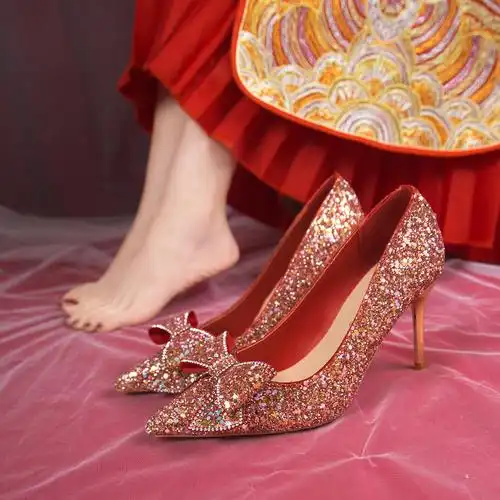 婚鞋女大码婚纱新娘鞋秀禾礼服伴娘单鞋法式蝴蝶结亮片细跟高跟鞋