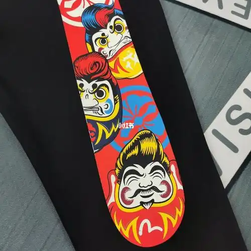 阿福男士蓬巴杜飞机头大m印花 为街装经典款加入日式复古文化_穿搭