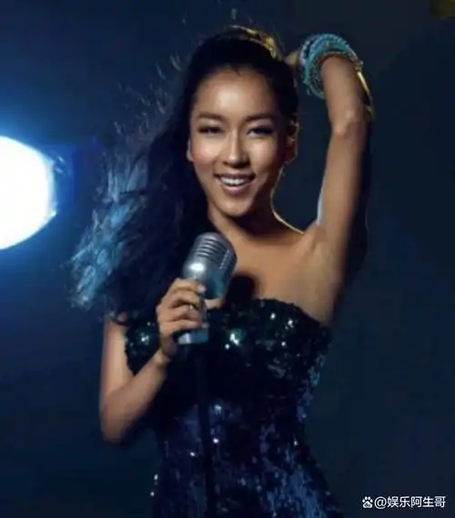 吉克隽逸:卖惨炫富当小三,立了10年的"淳朴"人设,最终崩塌了