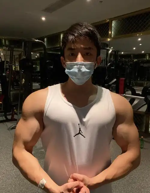 中国肌肉男图片大全集(肌肉男神康顾琦) - 赤虎壹号