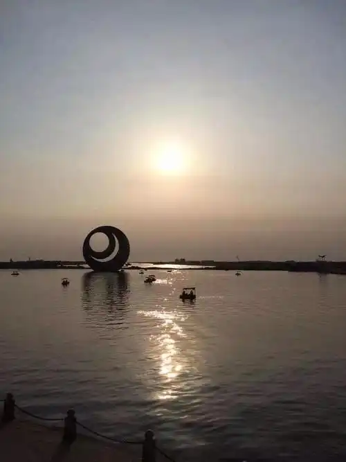 月亮湖公园(月亮湖山庄旅游区)