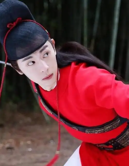 王俊凯的古装红衣惊艳,肖战"美人"柔美,他是不可超越的经典