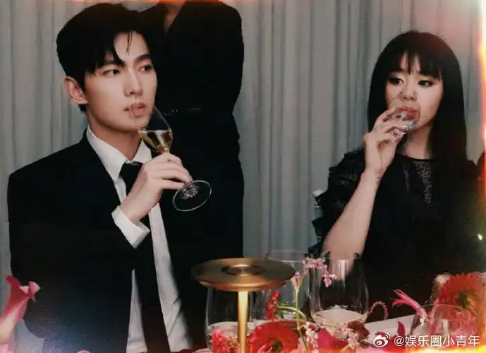 杨洋和素人氛围感合照##杨洋和素人氛围感合影