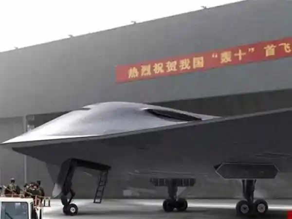 中国轰20试飞照曝光,美国b2霸主地位不保