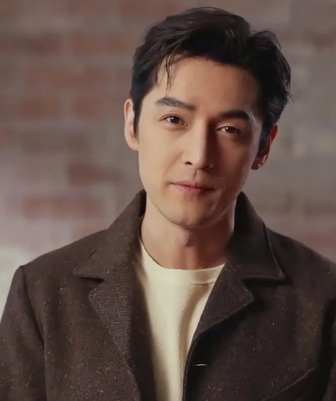 胡歌头像变绿码,新剧演员名单公开,网友:帅哥的尽头是搞笑男