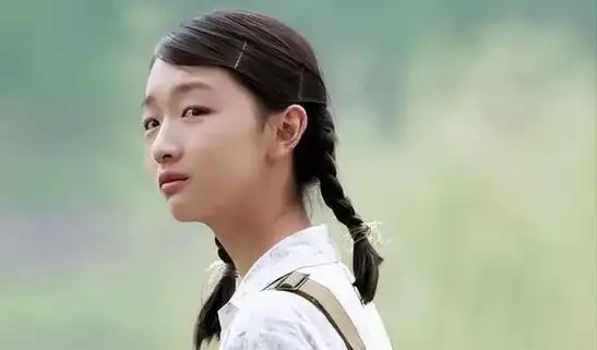 事实证明三金影后周冬雨已走上了演员的另一条大道