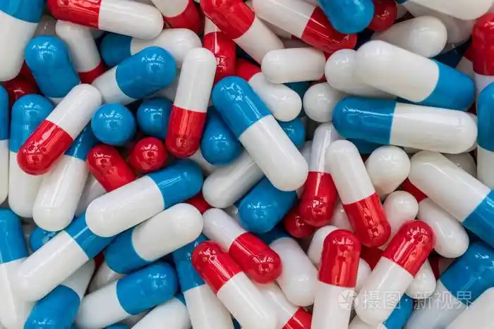 药物丸胶囊红蓝摘要俯视药物治疗