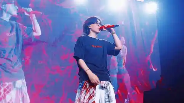 李斯丹妮420杭州演唱会##李斯丹妮日常彩蛋掉落