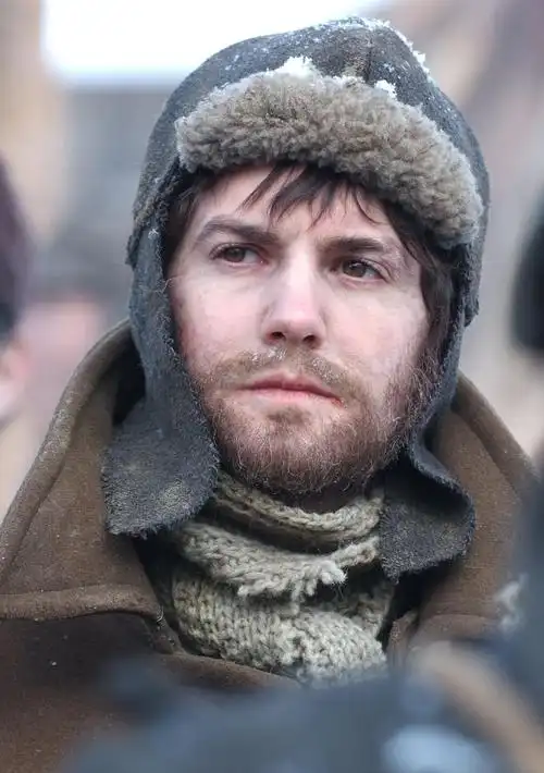 简努斯茨(吉姆·斯特吉斯 饰)  配音