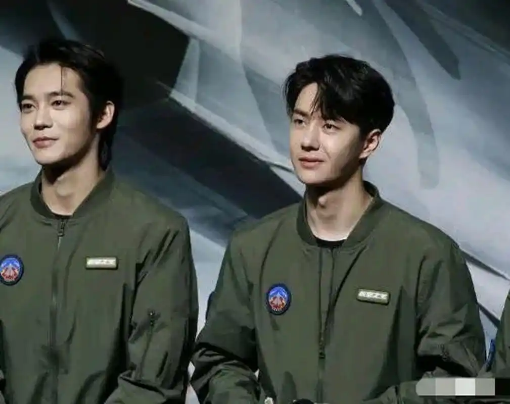 都在讨论于适和王一博的同框颜值对比,你们觉得谁更帅?