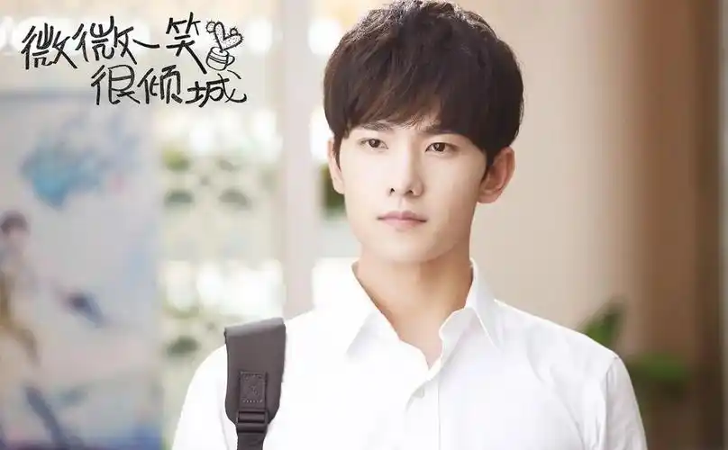 但抛开演技不说,杨洋的颜值还是非常抗打的.