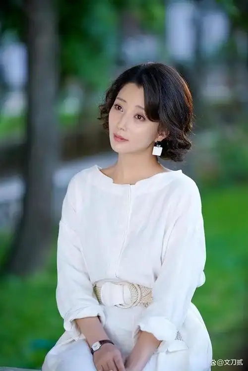 殷桃:逃离监控李小冉的孙东海,断掉李光洁,43岁依然单身无子女