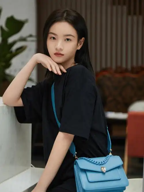 99莅临宝格丽精品店或前往官方网站06探索同款包袋作品#宝格丽