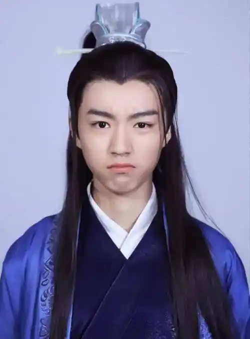 王俊凯好有古风范穿古装皱眉也能这么好看帅气又潇洒