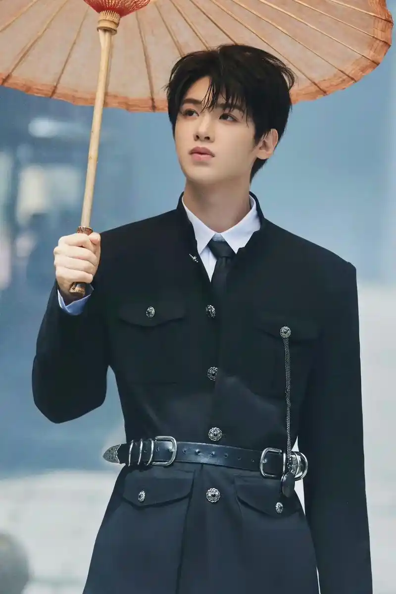 黄明昊justin 音乐节演出顺利!#帅帅的大男孩 #要一 - 抖音