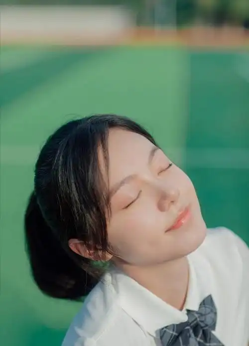 获中戏第一的赵今麦,当她扎起马尾辫,穿上校服后:这是班花吧?