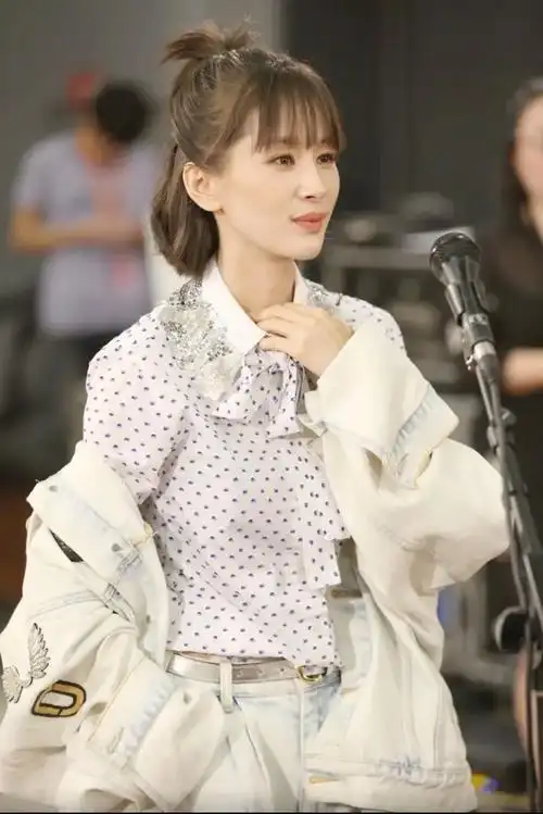 演员王子文:(原名王蒙蒙)1982年2月28日出生于四川省成 - 抖音