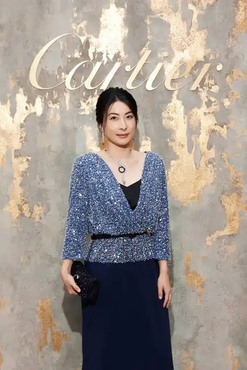 42岁郭晶晶穿旗袍拍奥运大片,老钱贵妇风范外露