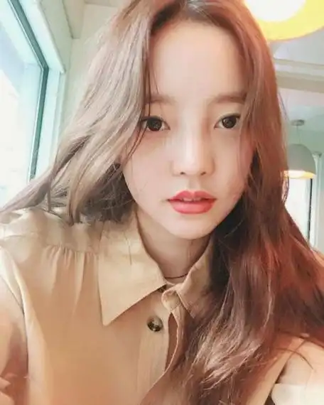 据不完全统计,从1995年到2021年,韩国自杀的女明星有近百人