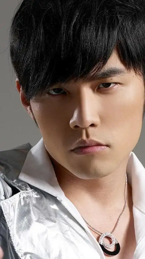 周杰伦亲历台湾地震称"晃到不行",多位艺人发文提醒注意安全