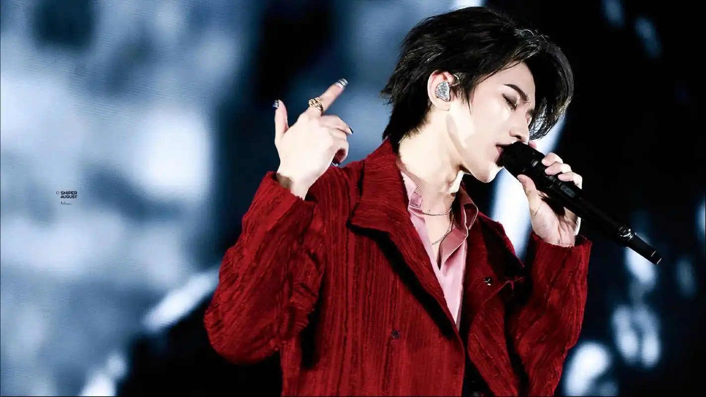 近日看到蔡徐坤要在吉隆坡开演唱会的消息,我感到非常兴奋和期待!