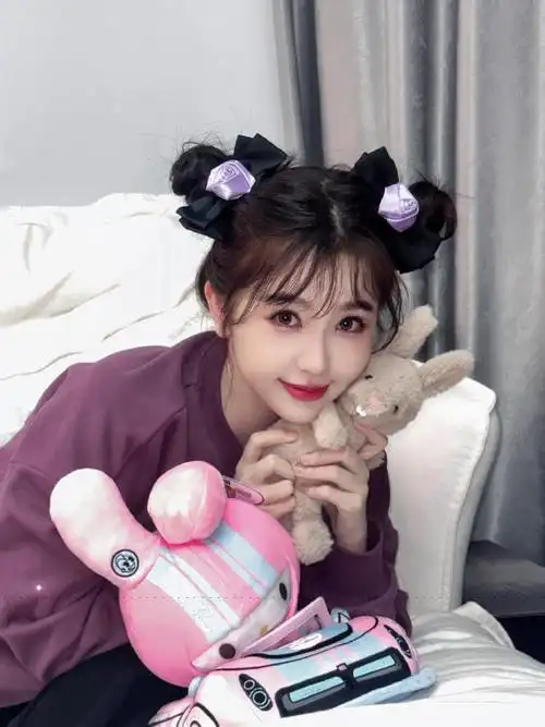 虞书欣白鹿吴宣仪聚餐