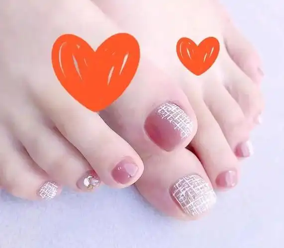 9组冬日新款脚趾甲美甲!显白又高级!2022美到炸的款式