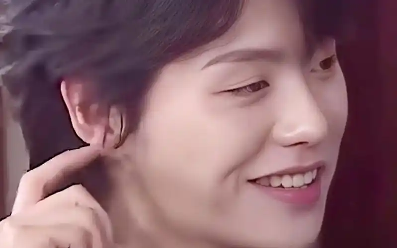 肖宇梁(2)他笑起来有小括号呜呜